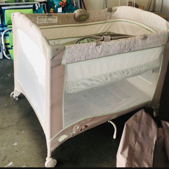 Baby bed two level with a lot storage - Picture 1 of 14